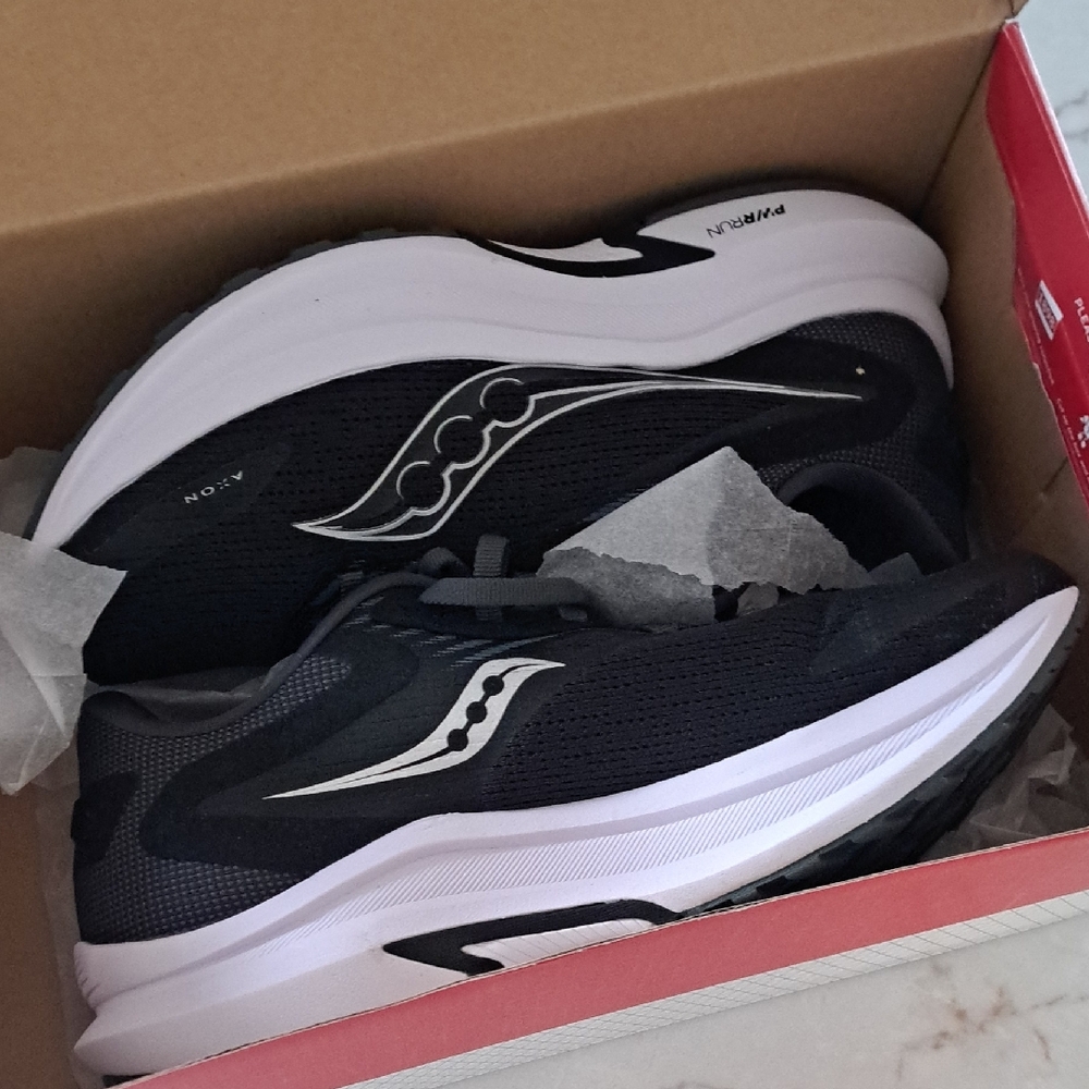 Saucony Women's Axon 2 Sz 9